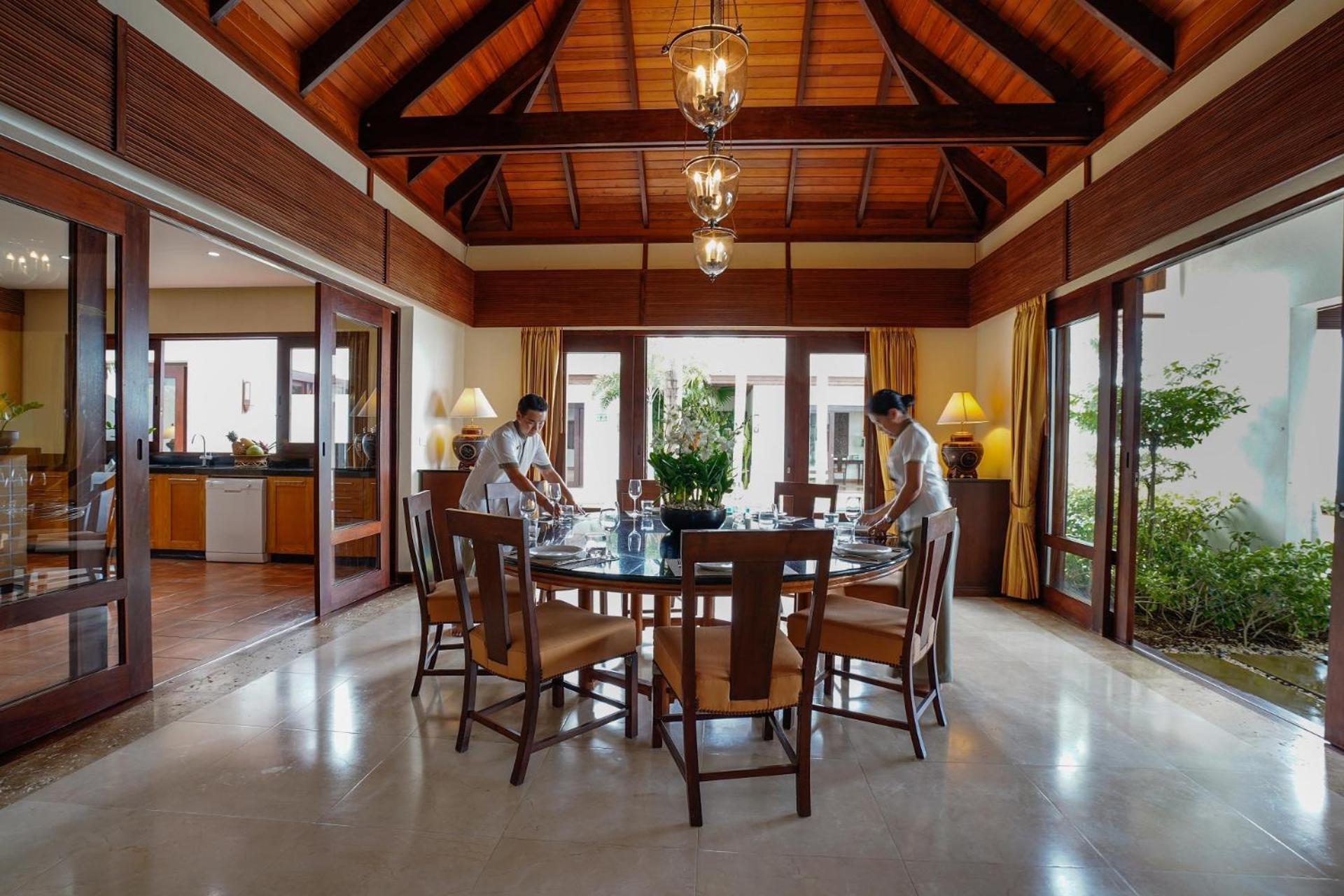 Miskawaan Beachfront Villas Маенам Экстерьер фото