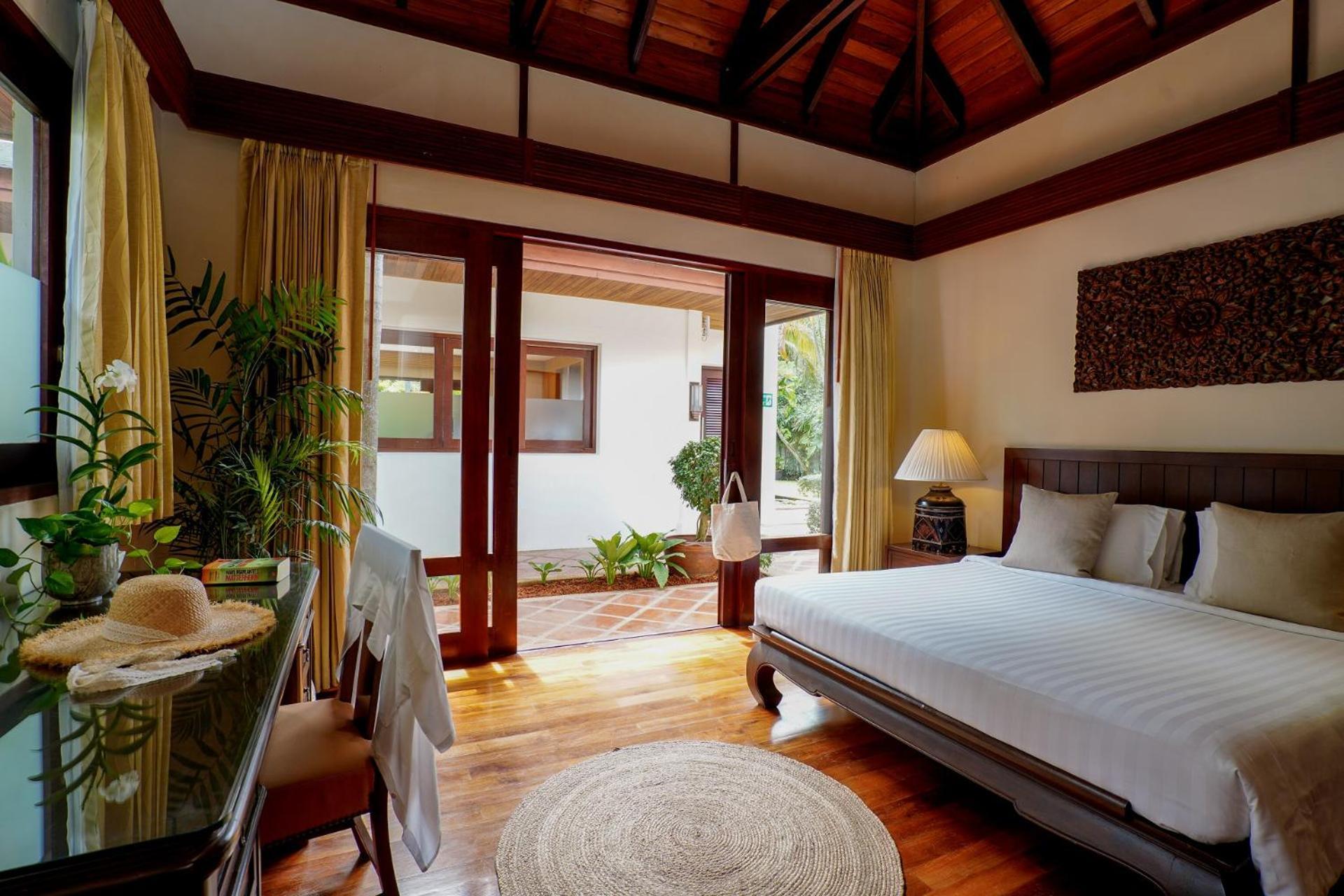Miskawaan Beachfront Villas Маенам Экстерьер фото